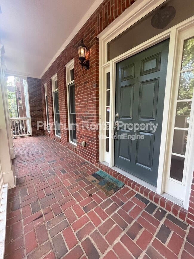 Building Photo - 1460 Wembley Ct NE