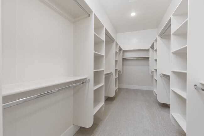 Building Photo - 2926 Naboo Ln