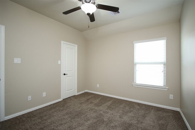 Building Photo - 162 Hearthshire Cir