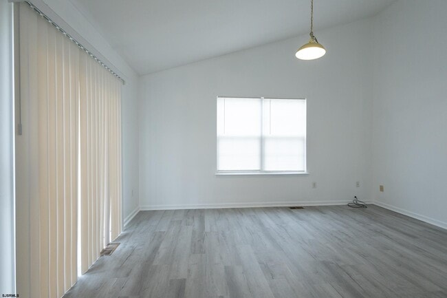 Building Photo - 4 Millard Ave