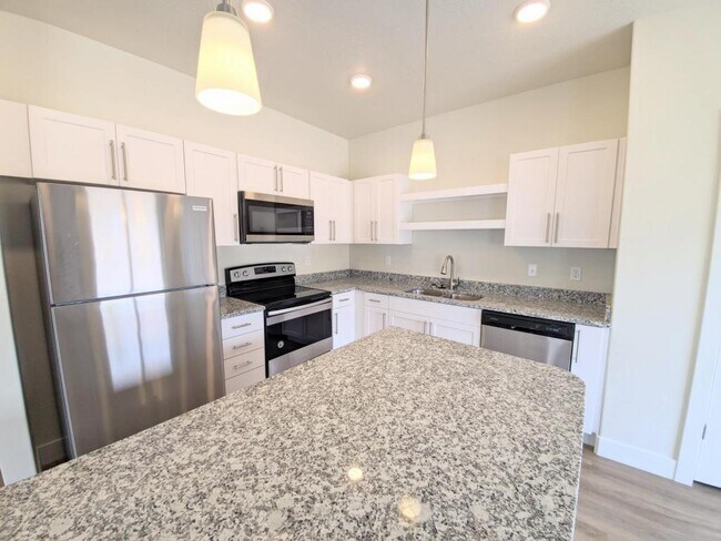 Building Photo - 1036 W 600 S