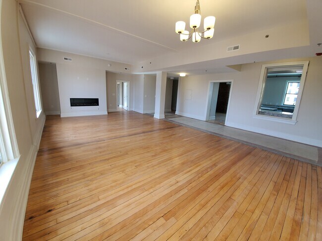 Building Photo - The Krise Luxury Lofts