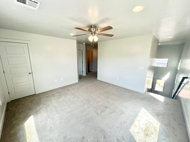 Building Photo - 3172 E Sky Rim Wy