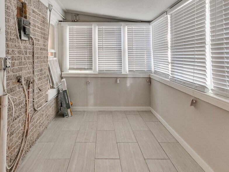 Building Photo - 1004 NW 32nd St