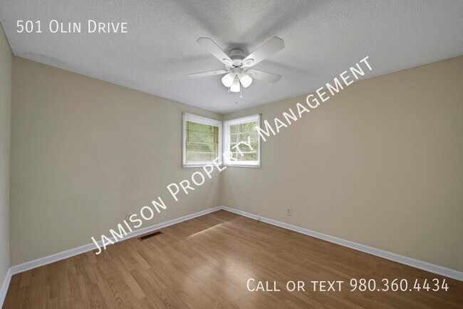 Building Photo - 501 Olin Dr