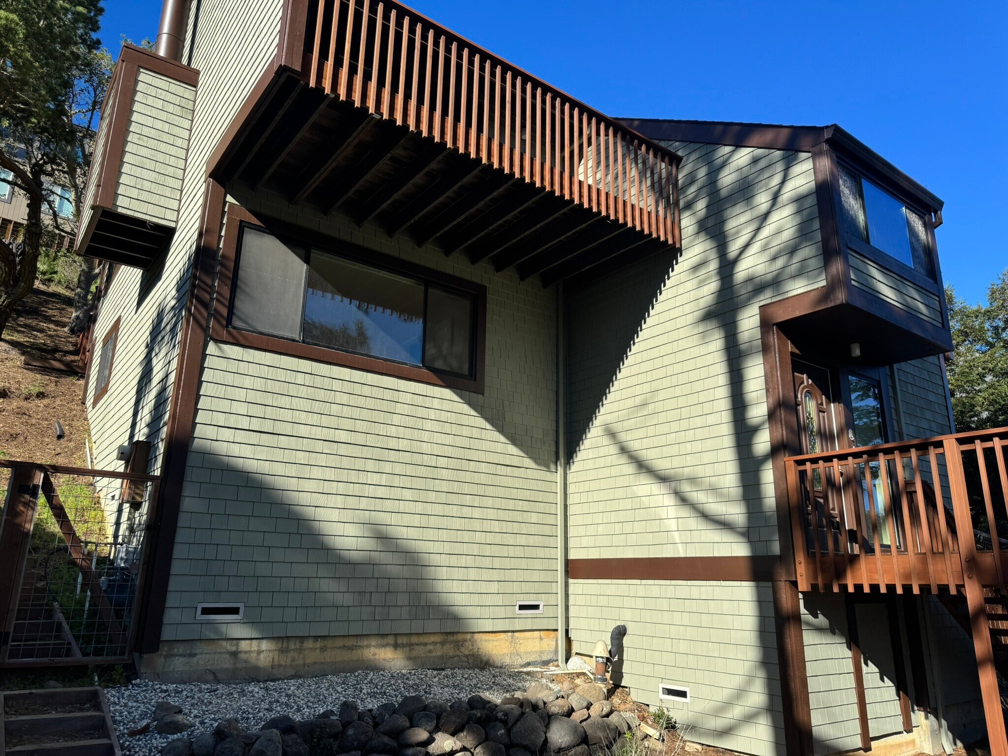 Front - 371 Carrera Dr