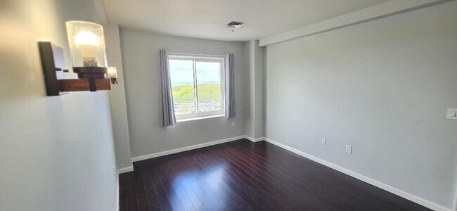 Building Photo - 1 Cityview Ln