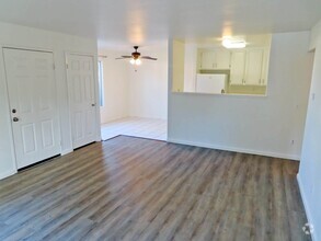 Building Photo - 3 bed, 2 bath Condo in San Diego's Linda V...