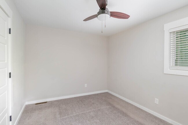 Building Photo - 312 Glenrock Dr