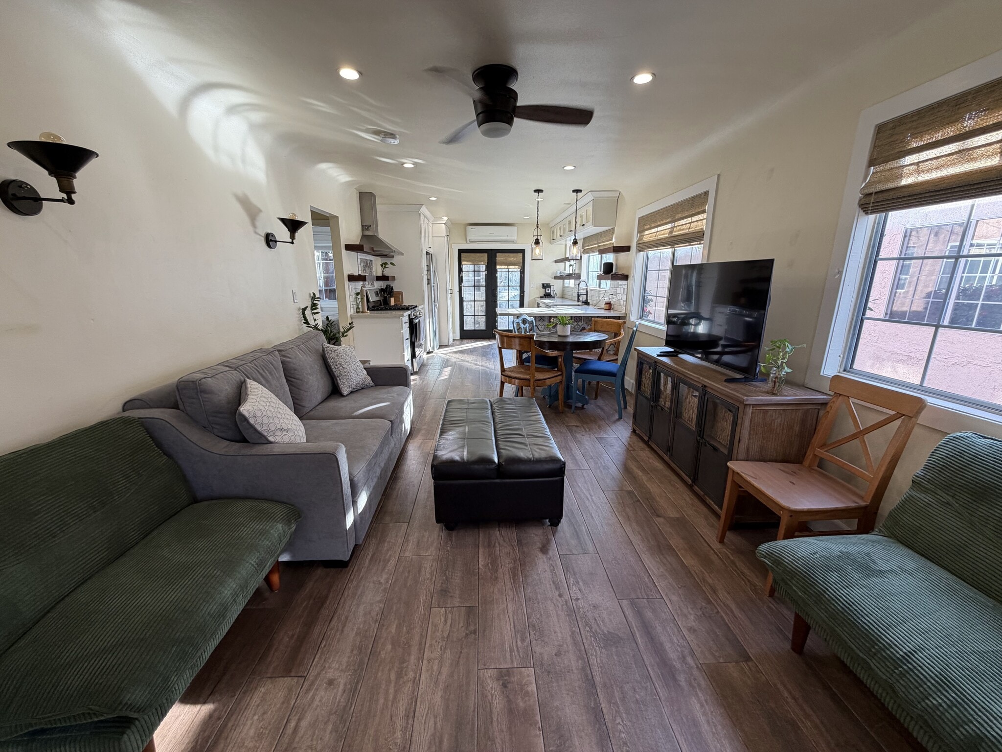 Building Photo - 2120 Laverna Ave