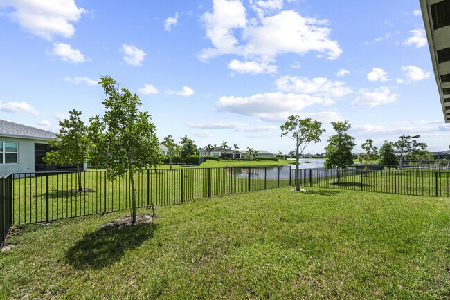 Building Photo - 11340 SW Lyra Dr.