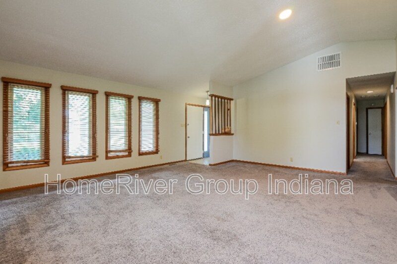 Building Photo - 712 Daffon Dr