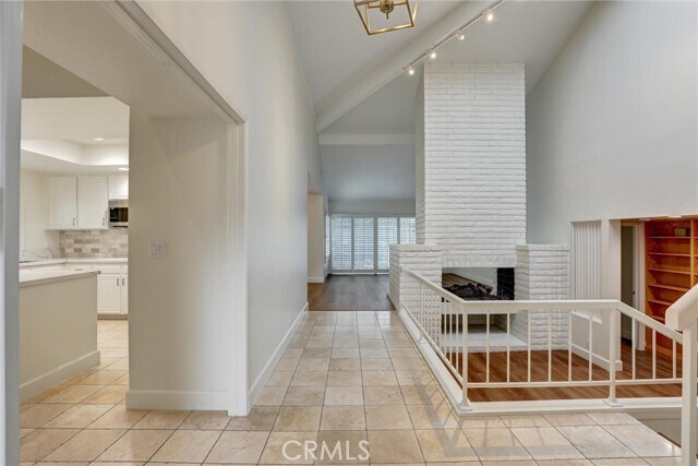 Building Photo - 16 Sycamore Creek