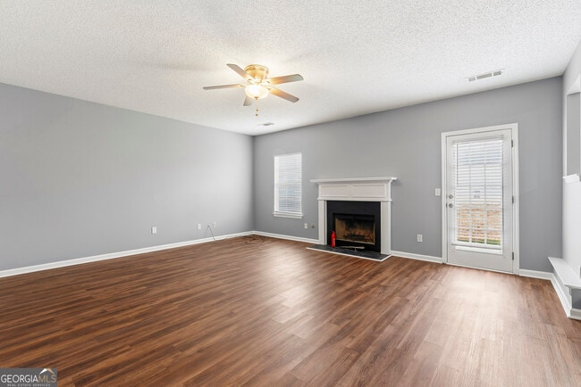 Building Photo - 11925 Spring Lake Way