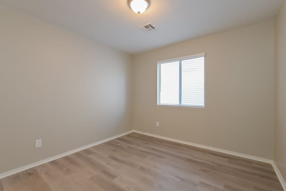 Building Photo - 682 Covina Dr