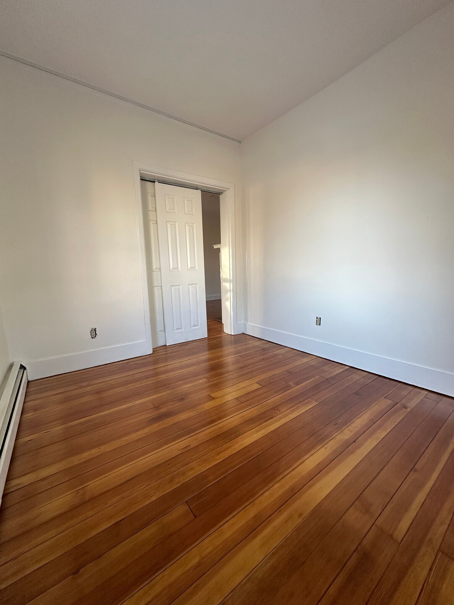 Building Photo - 114 Norwood Ave