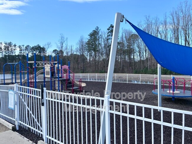 Building Photo - 2534 Hutch Ln