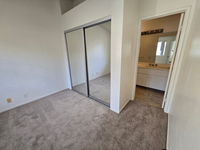 Building Photo - 91-920 Laaulu St #1F