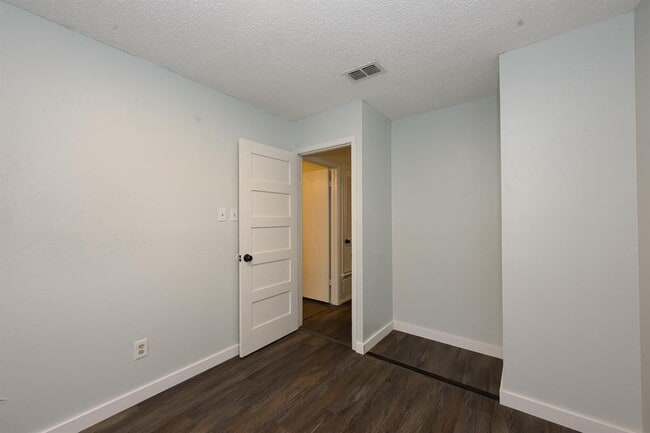 Building Photo - 7103 Howerington Cir