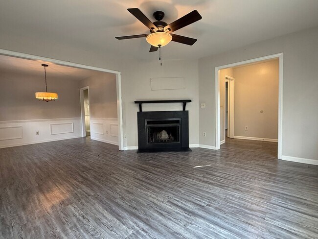 Building Photo - 8317 Summerglen Cir