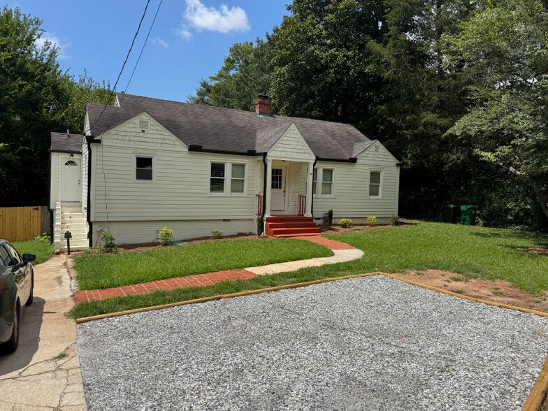 Primary Photo - 2039 2nd Ave
