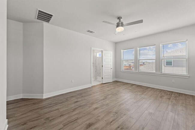 Building Photo - 213 Flowers Ave