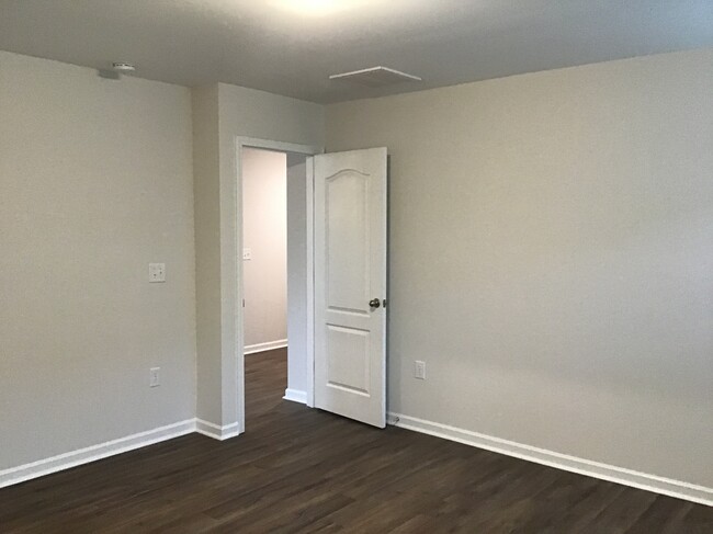 Building Photo - 7133 Boykin Spaniel Way