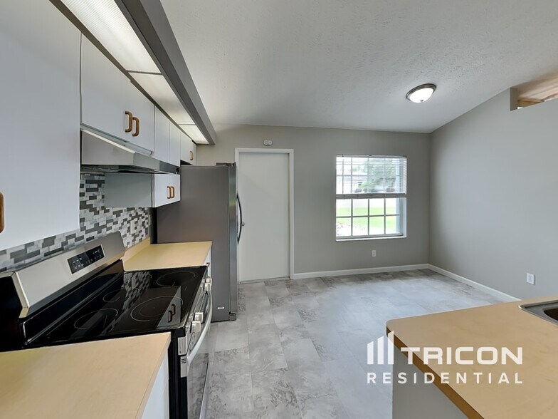 Building Photo - 6504 64th Ln E