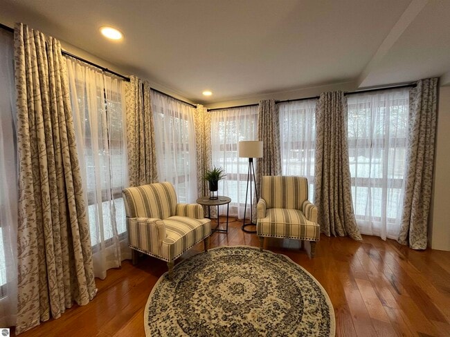 Building Photo - 3846 N Four Mile Rd