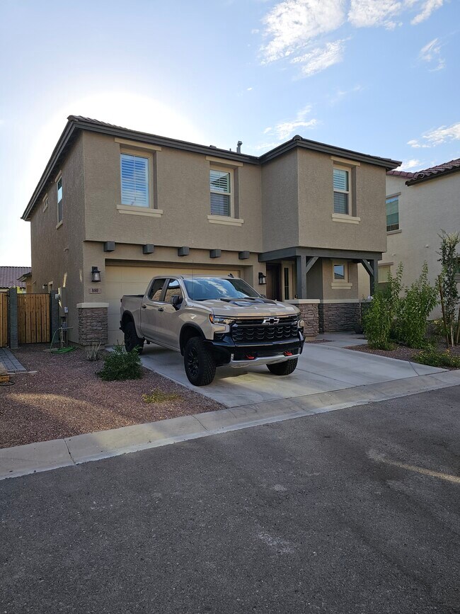Primary Photo - 880 S 150th Dr