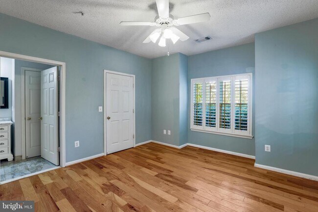 Building Photo - 1708 Lake Shore Crest Dr