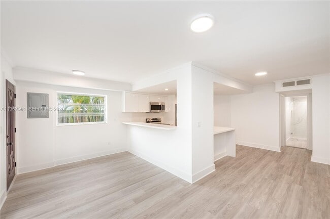 Building Photo - 230 Sunrise Dr