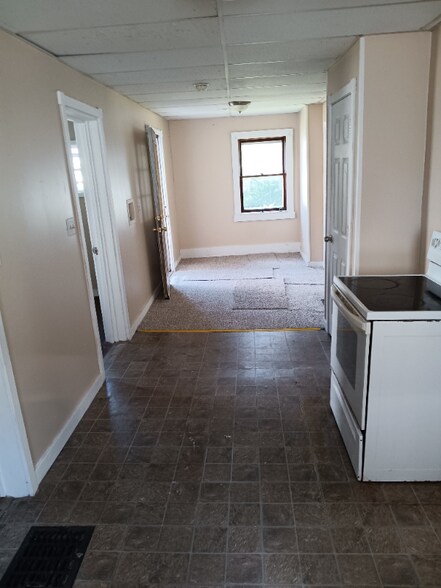 Building Photo - 541 Central St