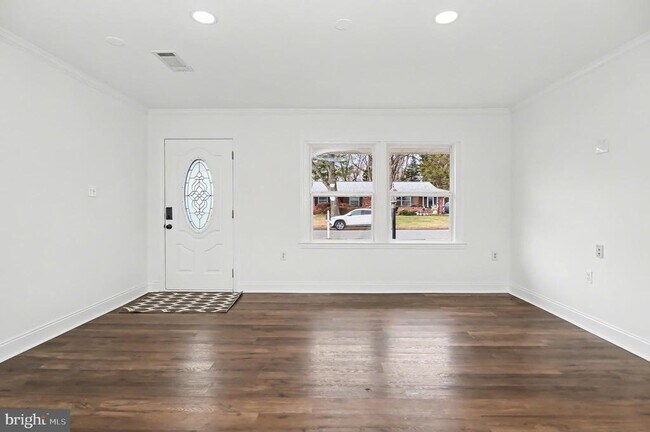 Building Photo - 312 E Gordon St