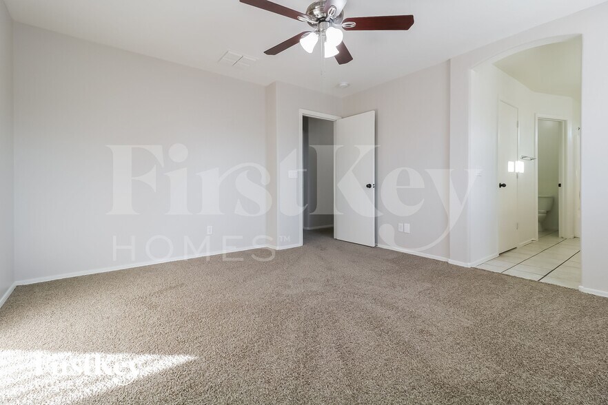 Building Photo - 15953 W Monroe St