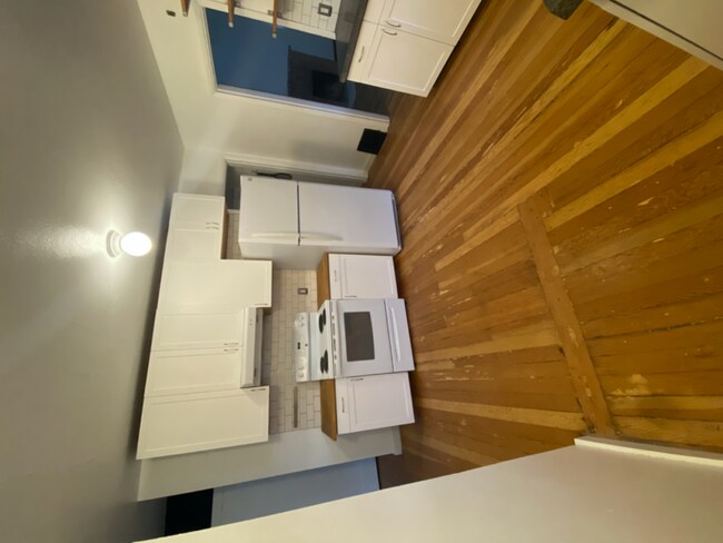 Building Photo - 7020 NE Mallory Ave