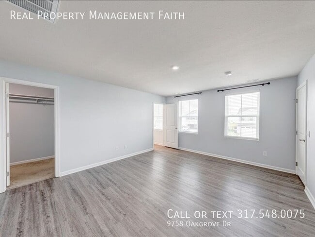 Building Photo - 9758 Oak Grove Dr