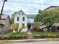 Building Photo - 406 Railroad St