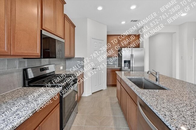 Building Photo - 707 Windhaven Dr