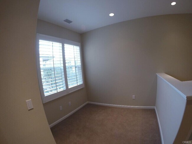 Building Photo - 2bd/2.5ba two car garage end unit condo in Orchard Hill Irvine for rent