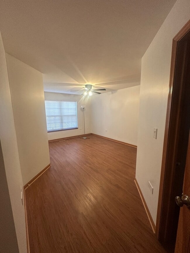 Building Photo - 1942 Heron Ave