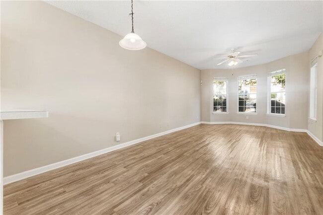 Building Photo - 6750 Sunset Hills Blvd