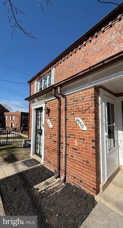 Building Photo - 4970-4972-4972 Just St NE