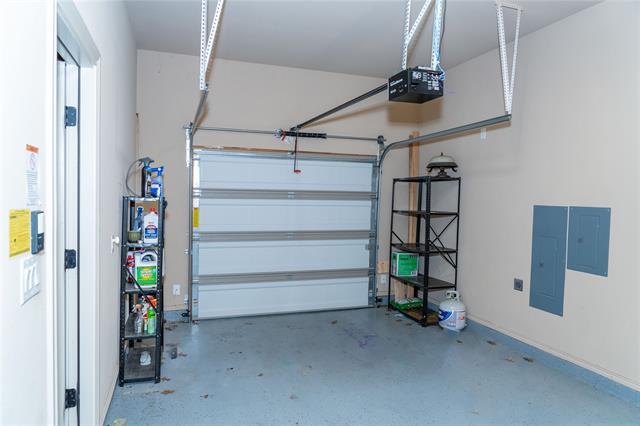 Building Photo - 1836 Walnut Springs Dr