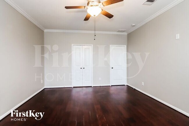 Building Photo - 1518 Brook Hollow Dr