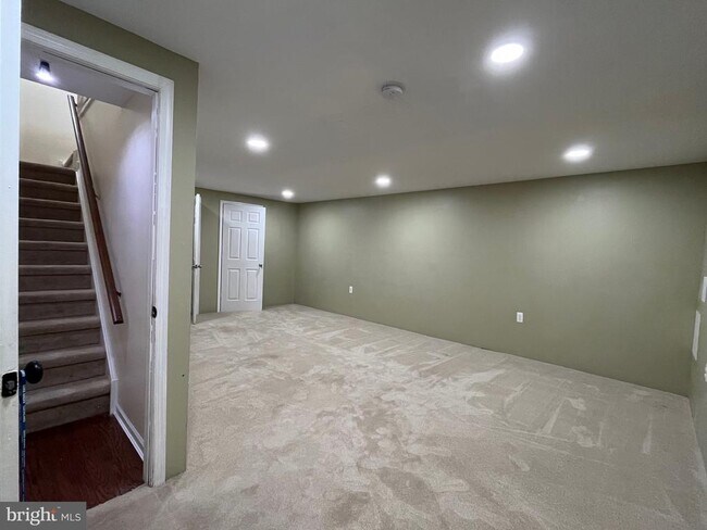 Building Photo - 865 Durant Ct