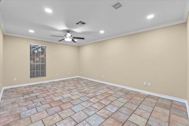 Building Photo - 114 Grand Ave