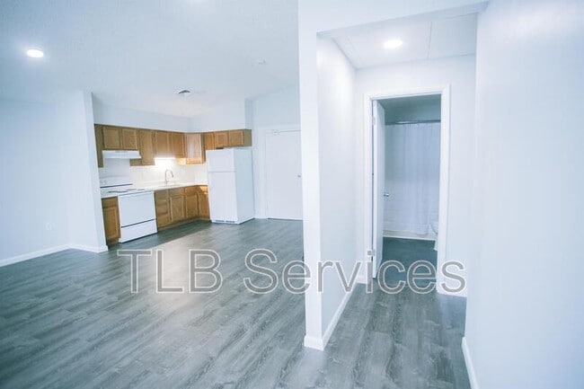 Building Photo - 159 Bellman St