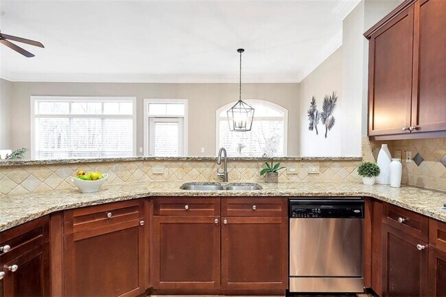 Building Photo - 5408 Glenridge Cove NE