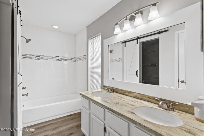 Building Photo - 13335 Currituck Dr N